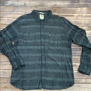 2XL Levi’s button down long sleeve